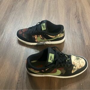 Size 11 - Nike Dunk SE Low Black
Multi-Camo